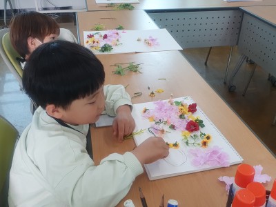 친구랑그림놀이 : 자기표현증진활동 이미지