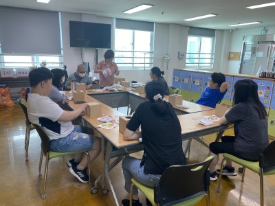 직업적응훈련생 토탈공예(휴지케이스)활동 이미지