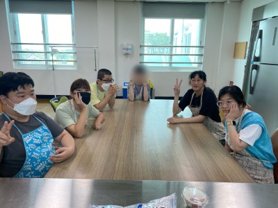 직업적응훈련생 제과제빵 '초코머핀' 만들기 이미지