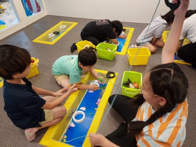 친구랑 실내놀이터 체험활동 이미지