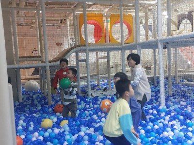 친구랑 그림놀이 키즈카페 놀이활동 이미지