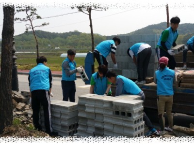 복지관 직원 지역 내 봉사활동 참여 이미지
